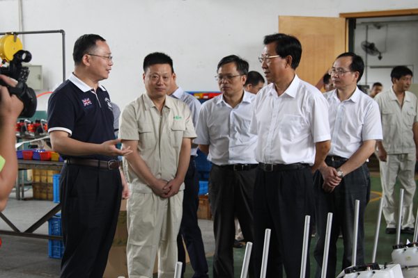 省委副书记王辉忠调研九洲(中国)集团茶产业发展和为农服务工作